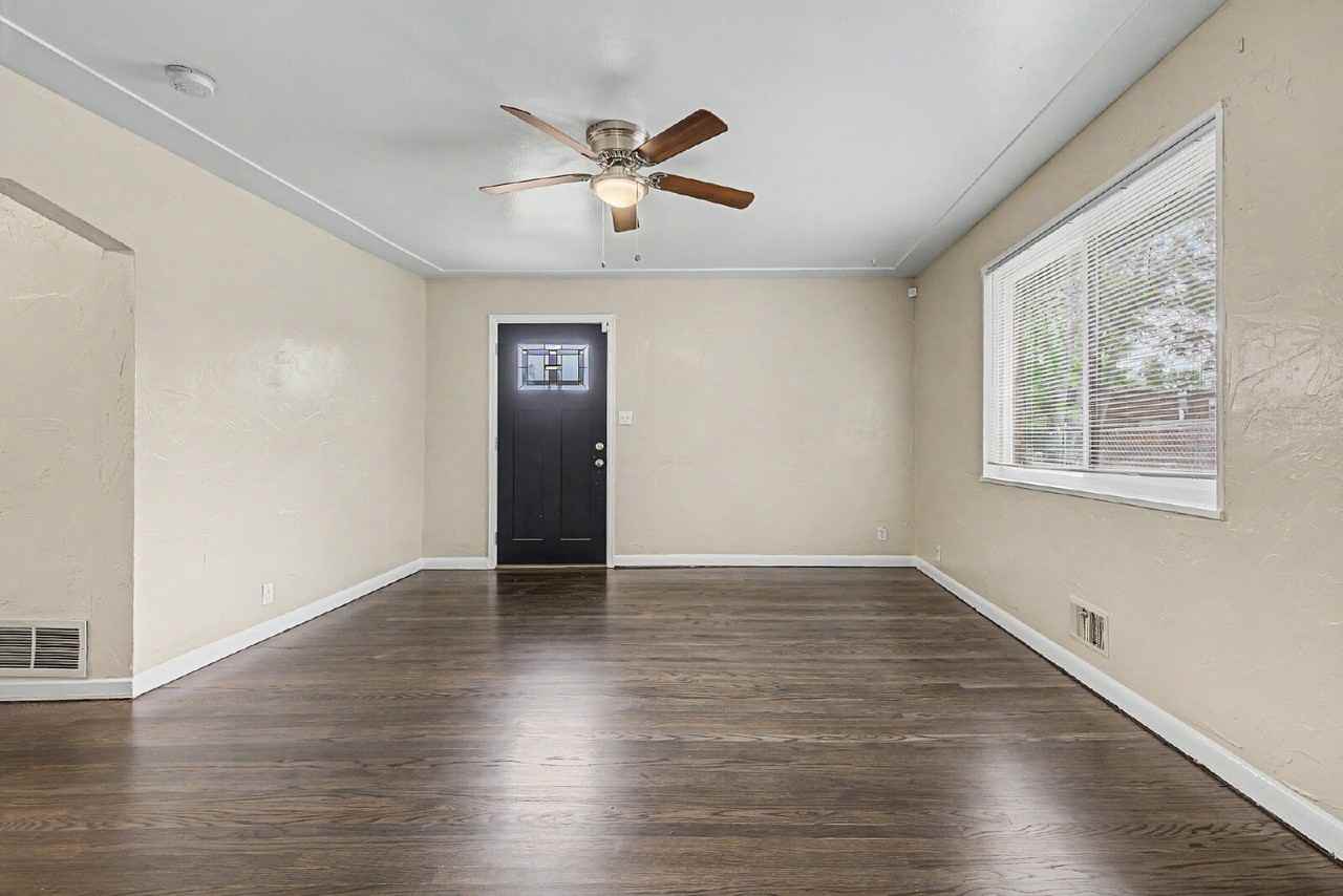 1762 Chester St - Photo 4 of 22