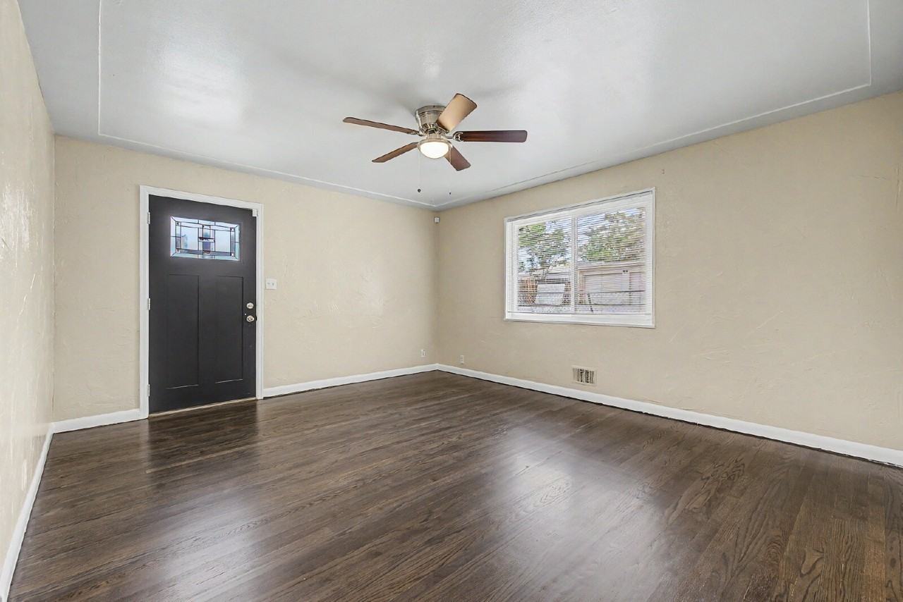 1762 Chester St - Photo 5 of 22