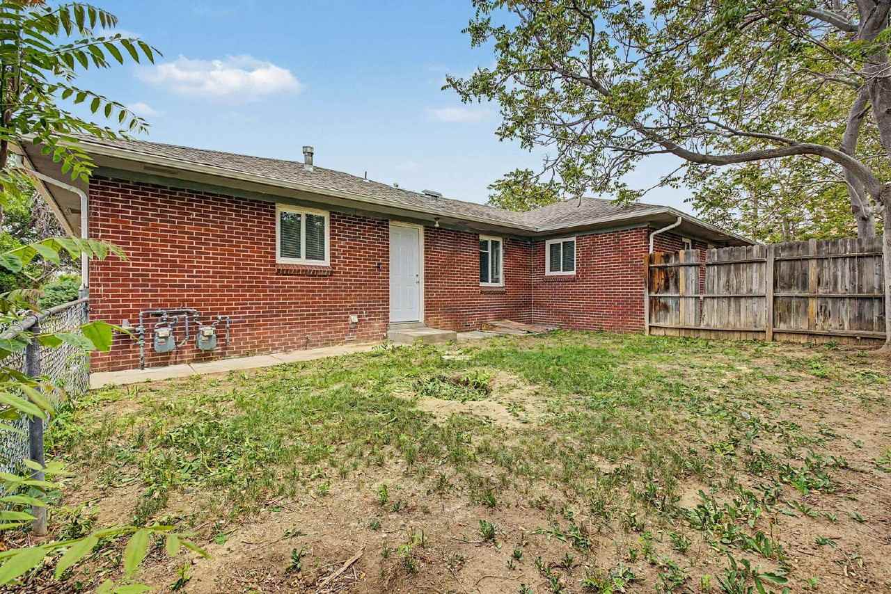 1764 Chester St - Photo 3 of 25