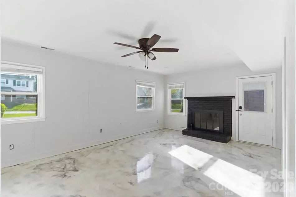5810 Red Carriage Ln - Photo 2 of 28