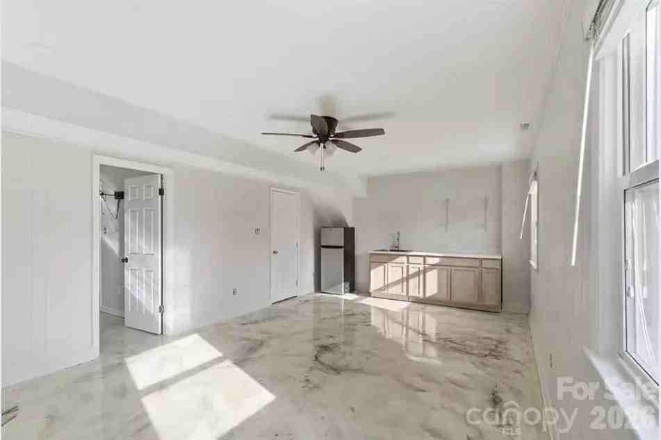 5810 Red Carriage Ln - Photo 3 of 28
