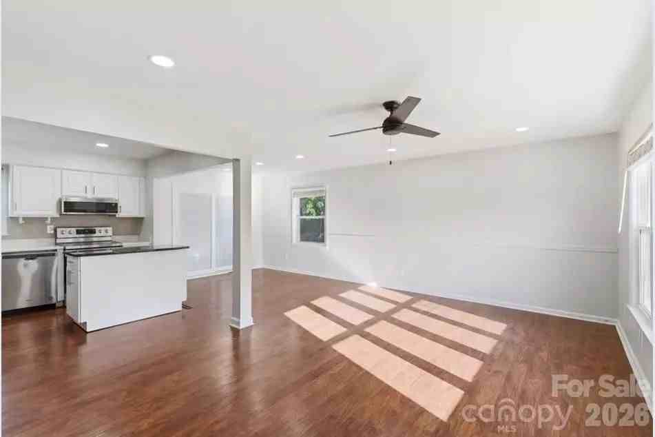 5810 Red Carriage Ln - Photo 5 of 28