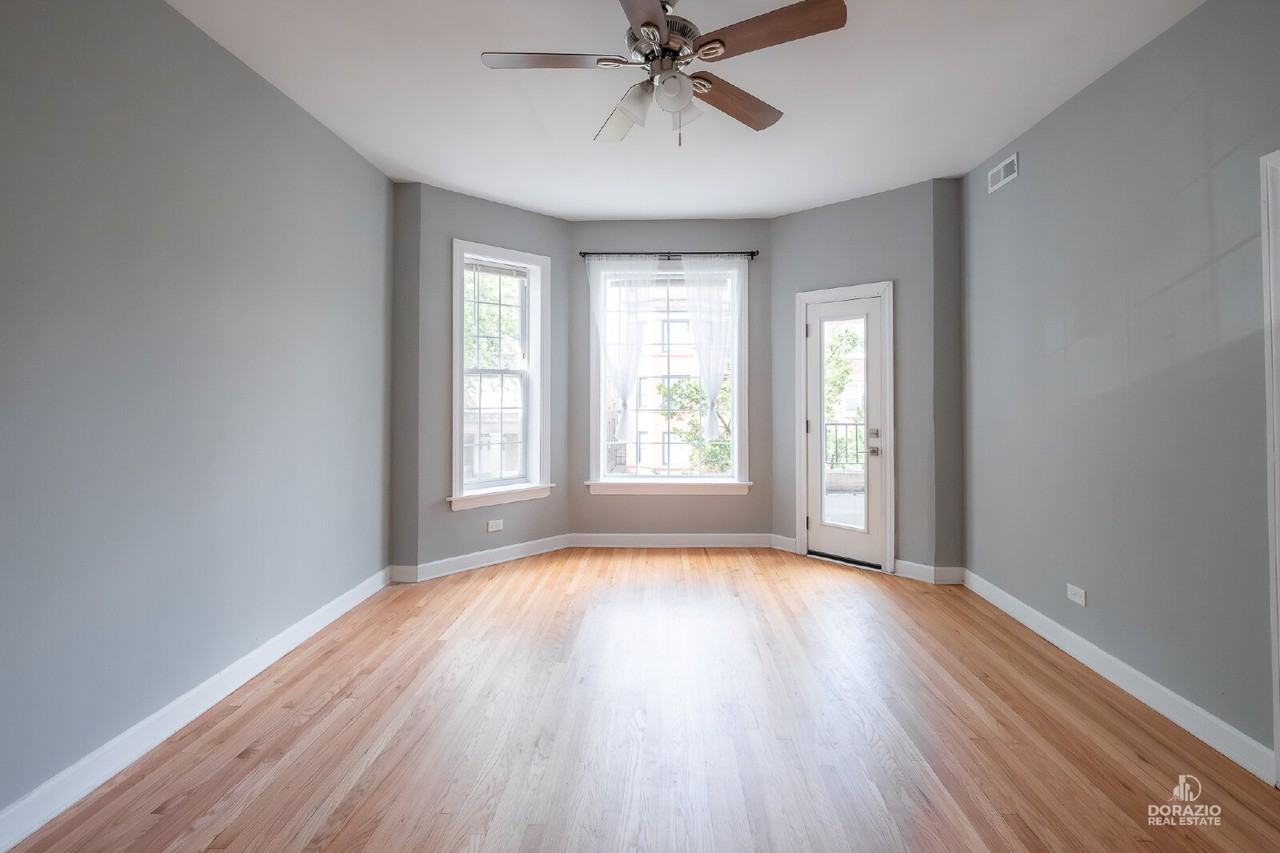 6111 S Eberhart Ave - Photo 4 of 44