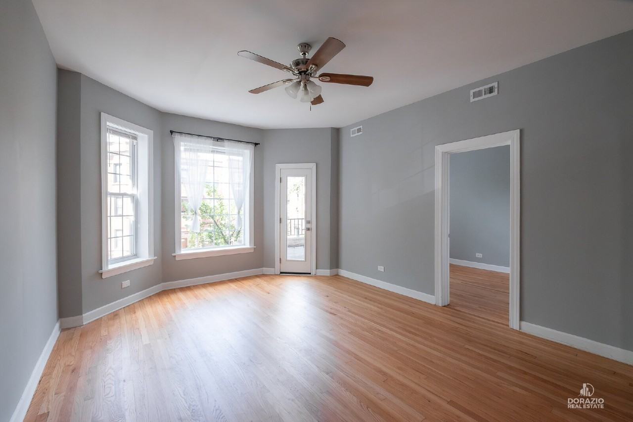 6111 S Eberhart Ave - Photo 5 of 44