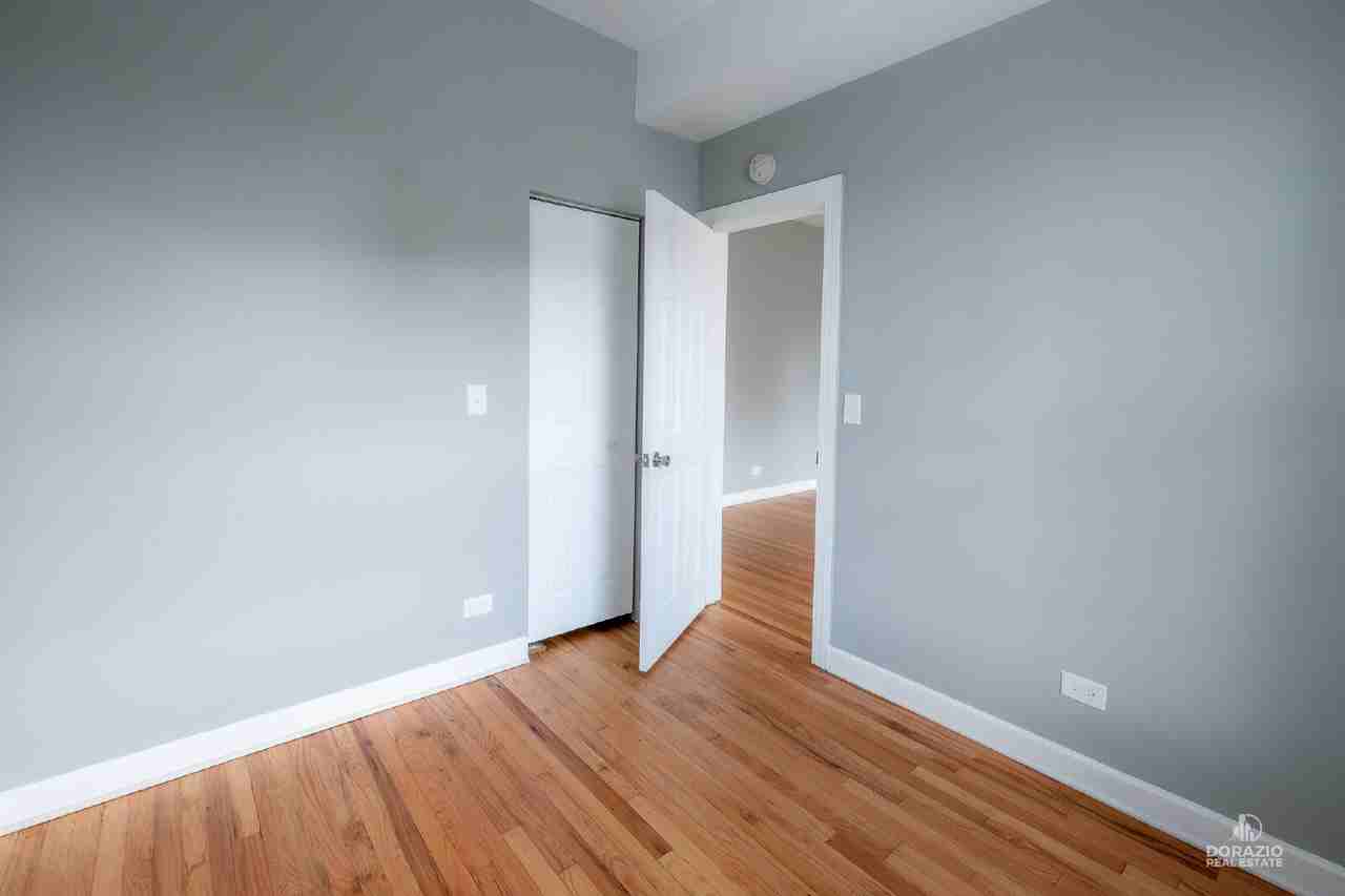 6111 S Eberhart Ave - Photo 6 of 44