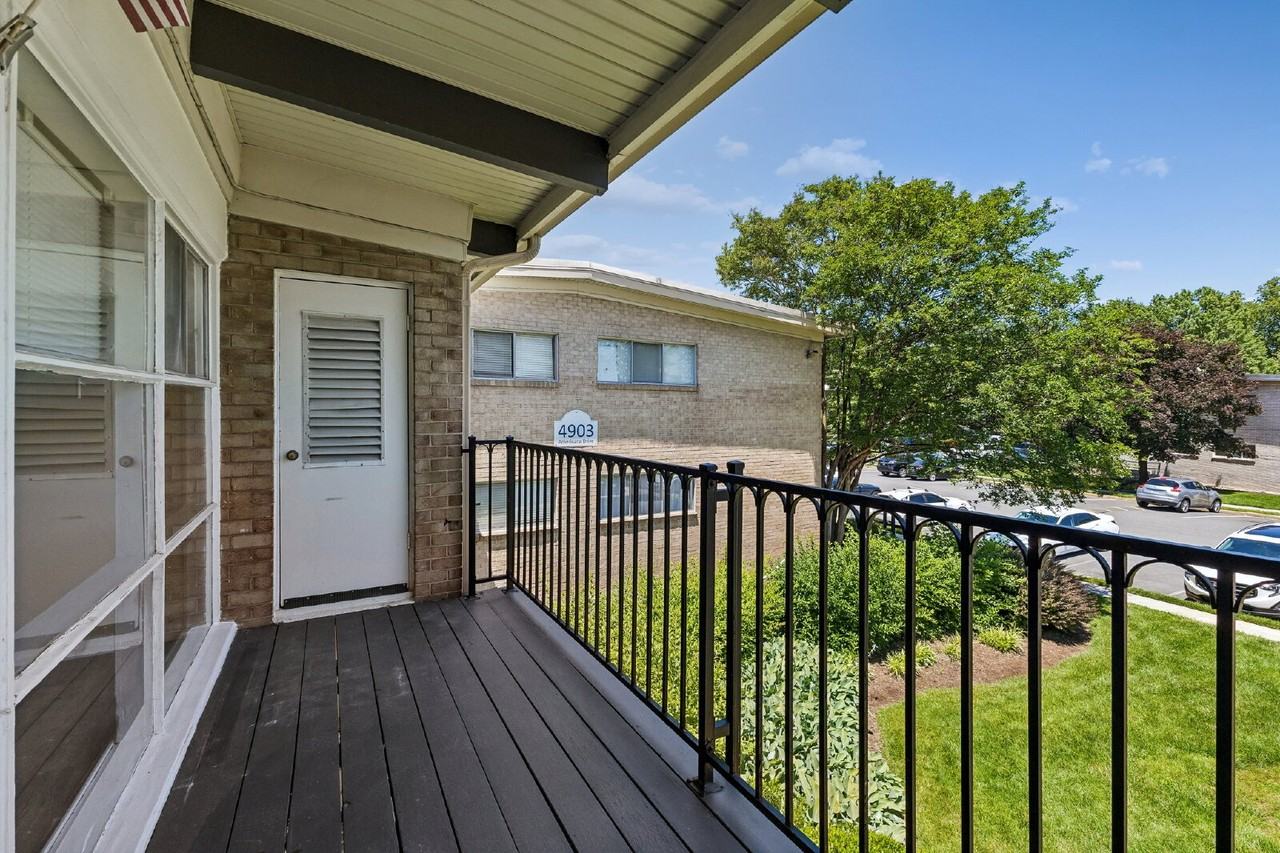 4901 Americana Dr - Photo 4 of 25