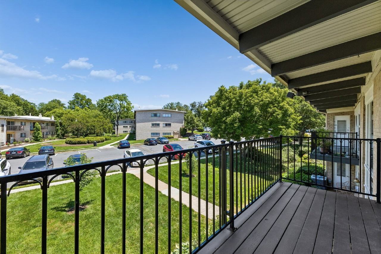 4901 Americana Dr - Photo 5 of 25