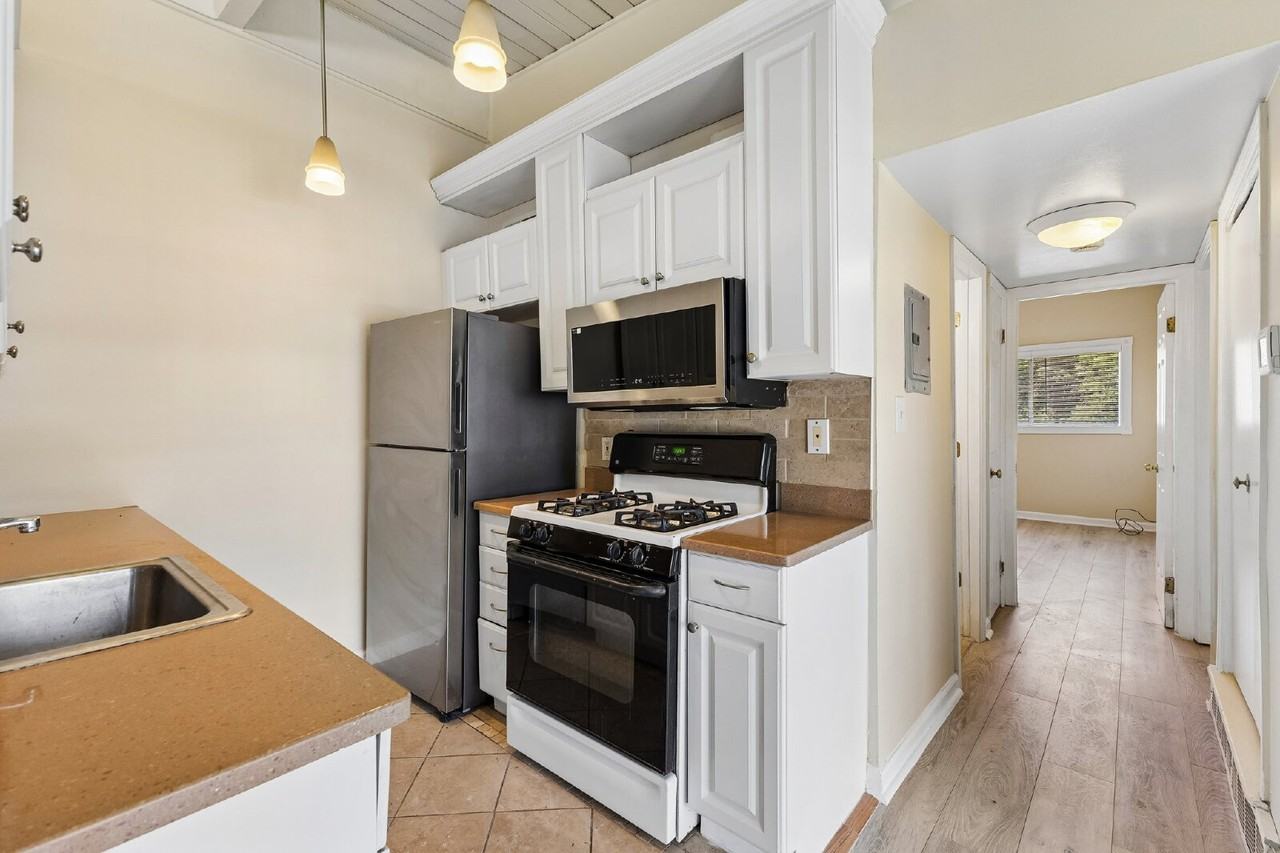 4901 Americana Dr - Photo 6 of 25