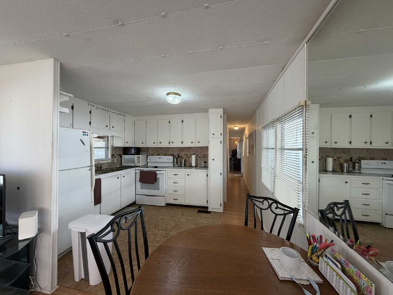 4 7th St W - Photo 5 of 18