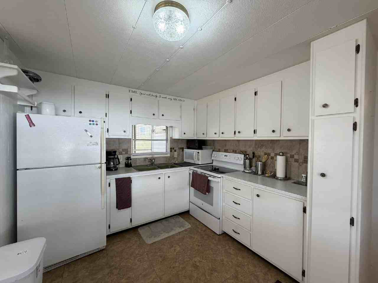 4 7th St W - Photo 6 of 18