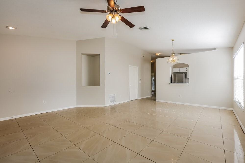1022 Harvest Moon Dr - Photo 4 of 16