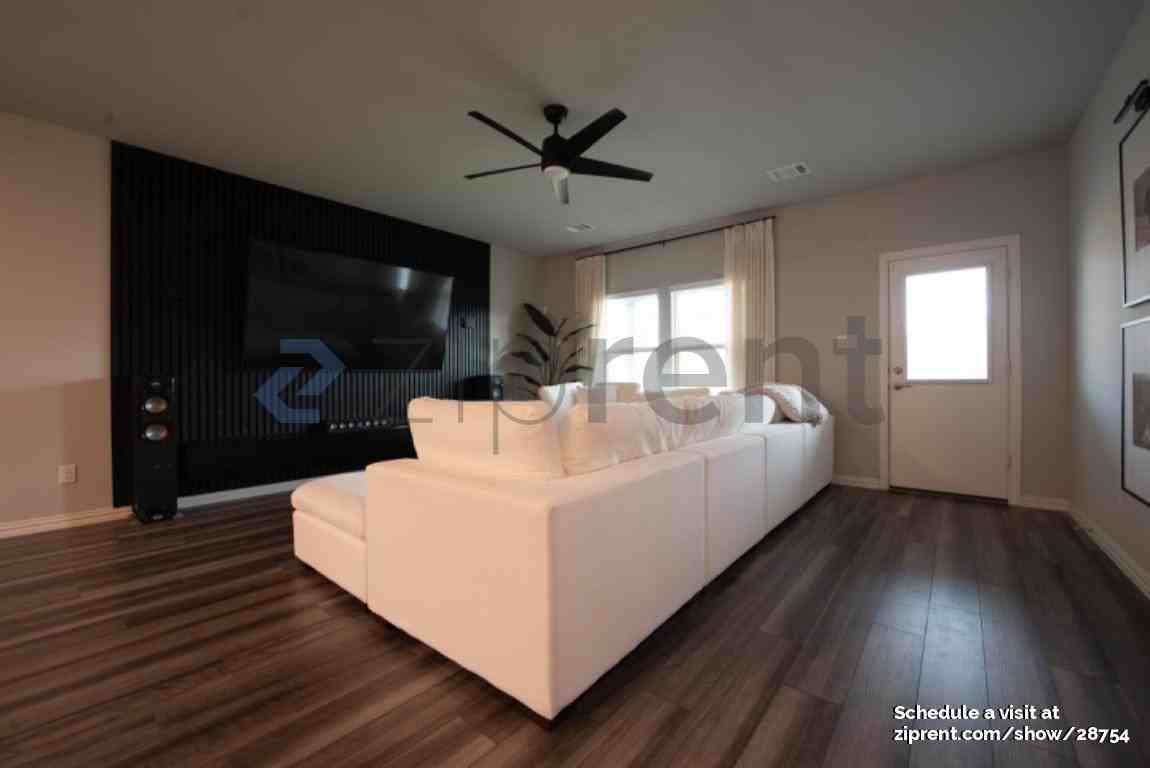 3427 Flatiron Dr - Photo 2 of 22
