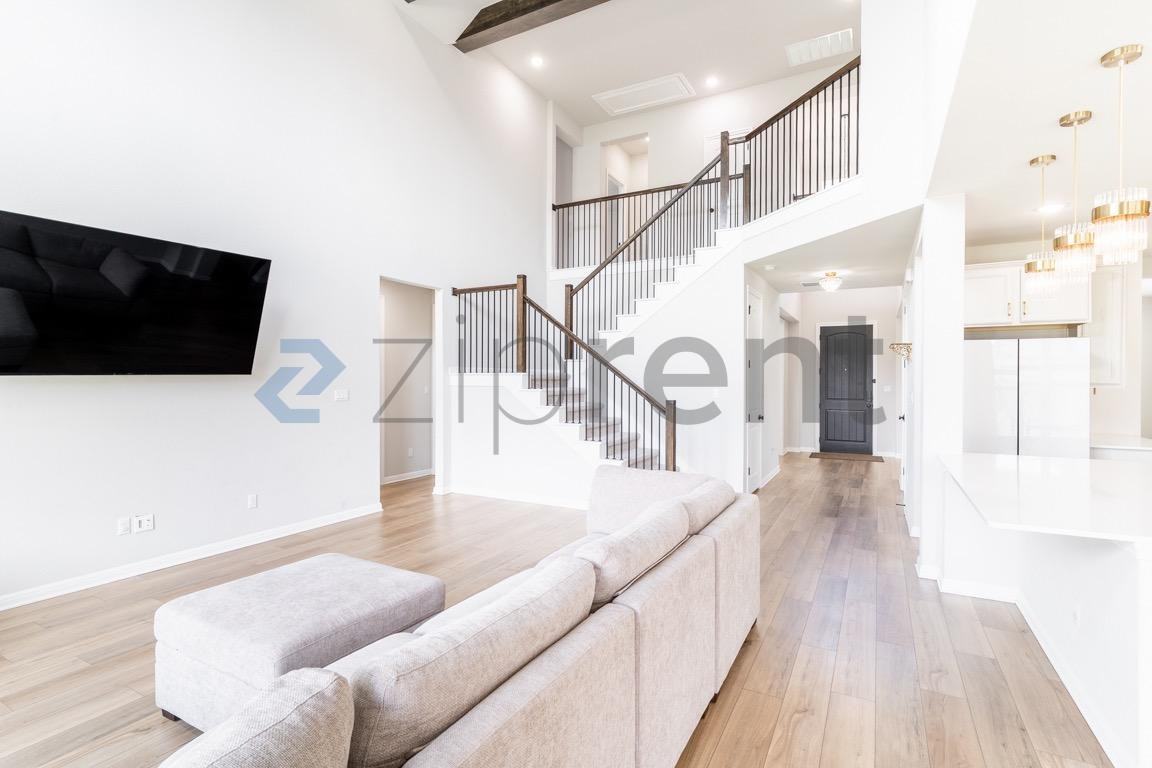 113 Contrada Grace Ln - Photo 2 of 30