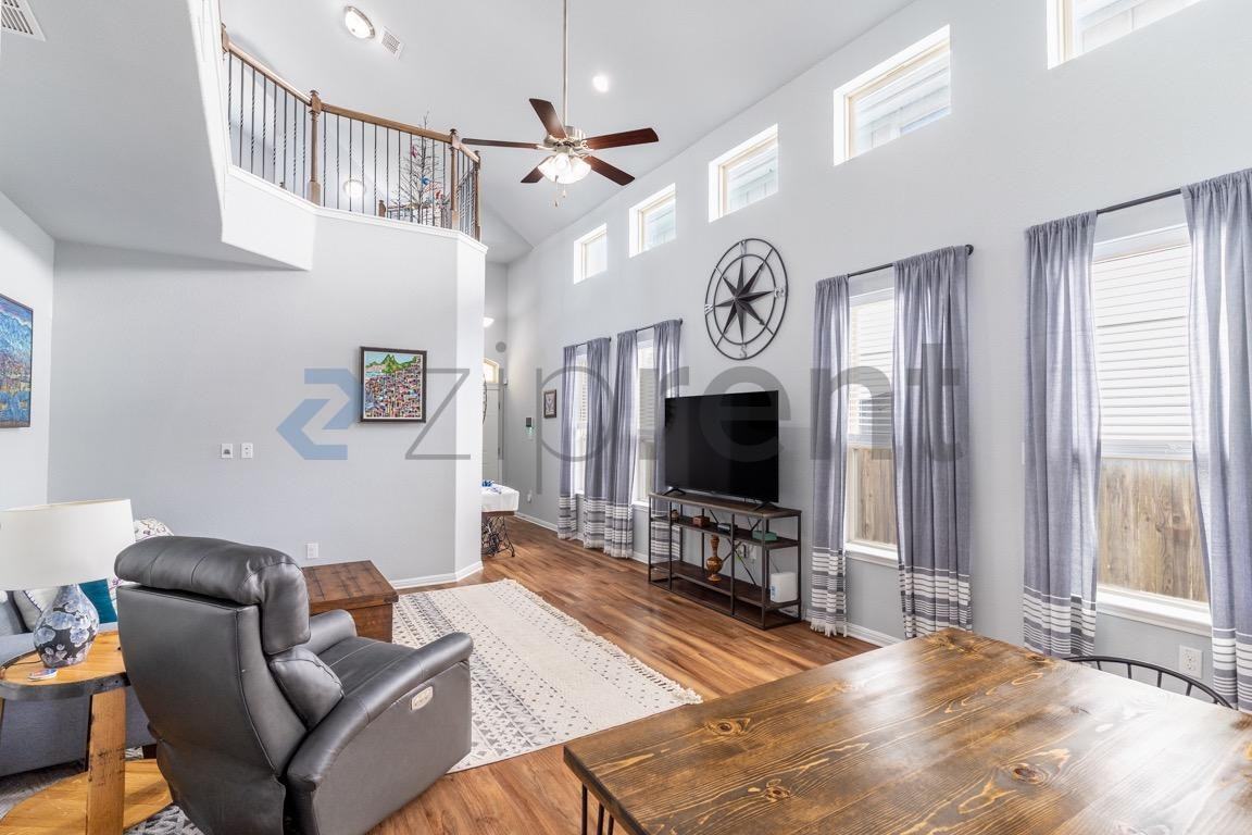 1404 Jenkins Bnd - Photo 5 of 22