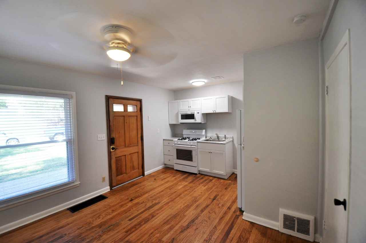 915 28th St #919 - Photo 6 of 12