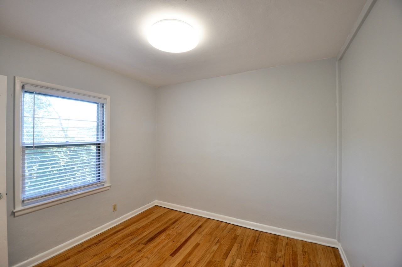915 28th St #919 - Photo 7 of 12