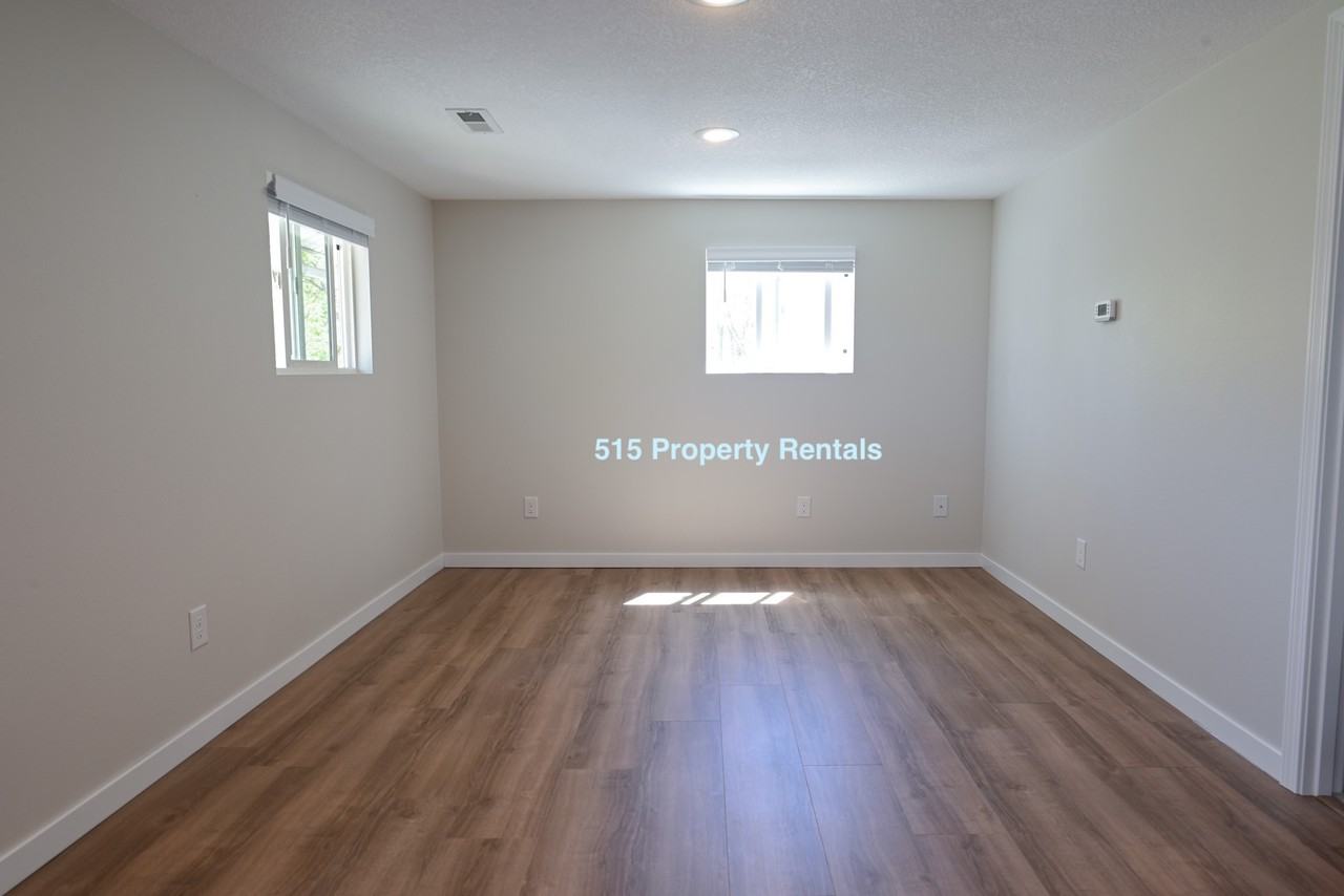 516 W Summit St #NA - Photo 4 of 18