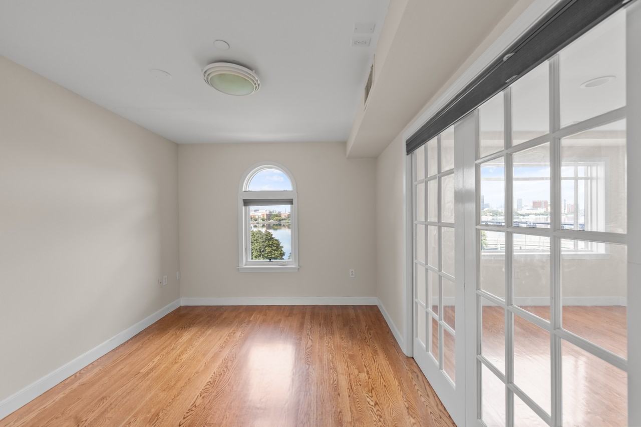 25 Bay State Rd #6