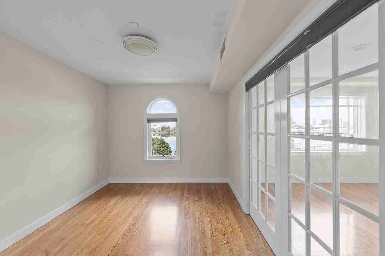 25 Bay State Rd #6 - Photo 4 of 13