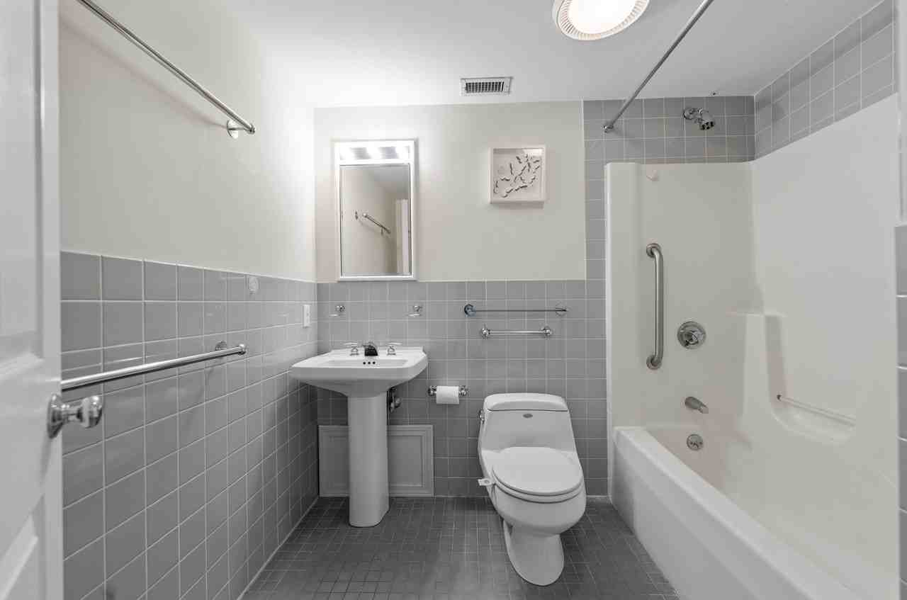 25 Bay State Rd #6 - Photo 7 of 13