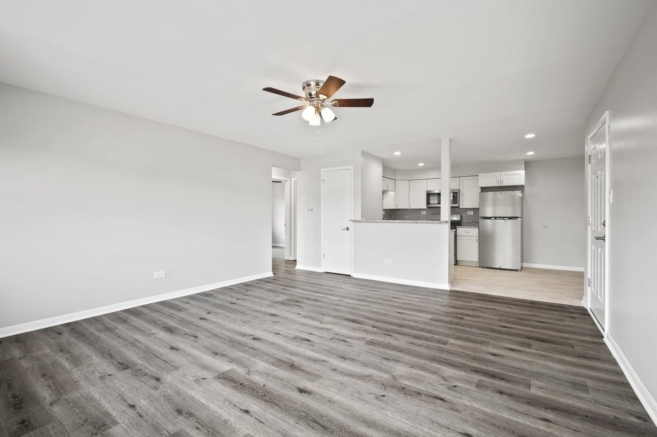 8440 W 95th St #13 - Photo 4 of 18