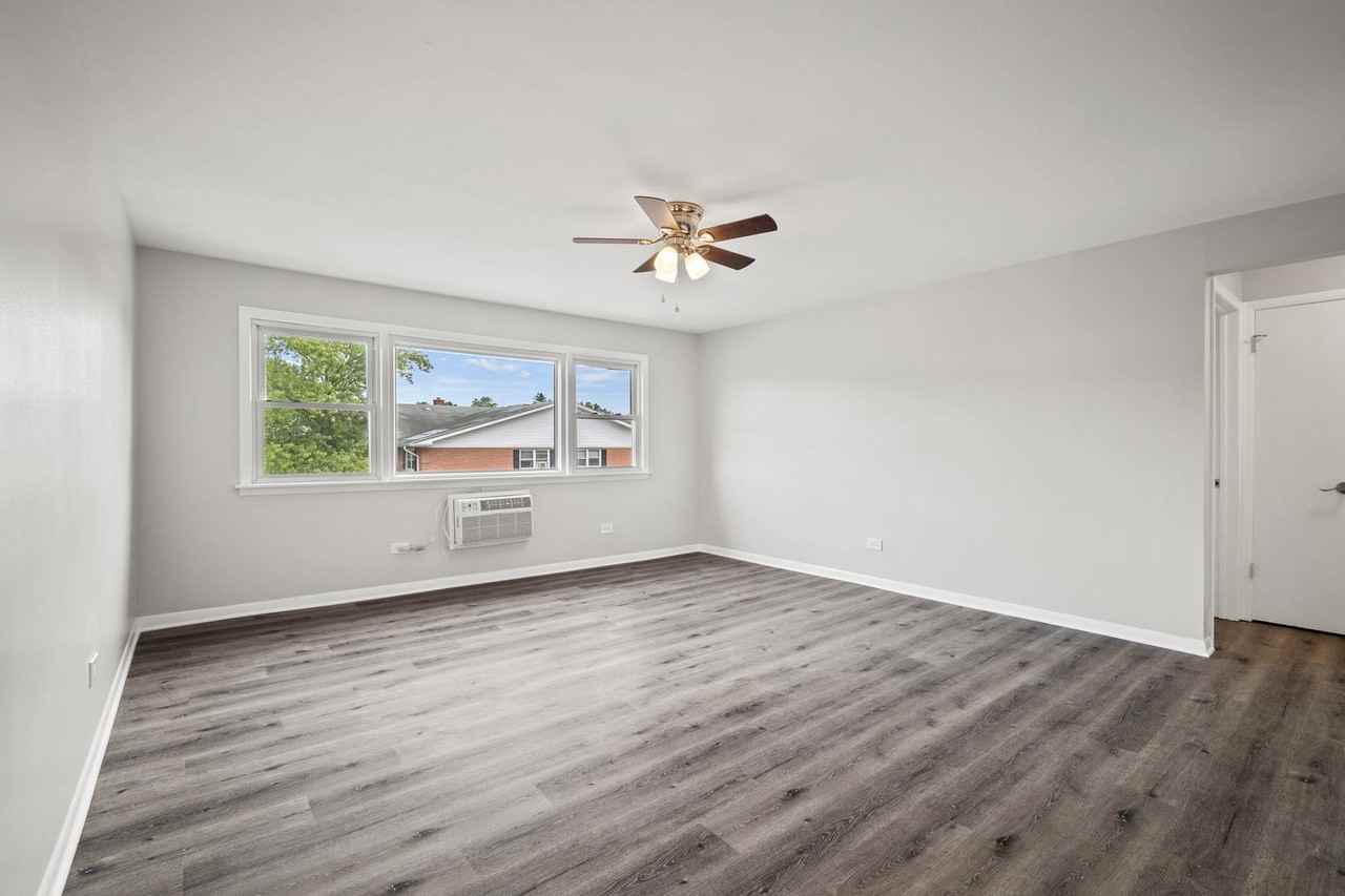 8440 W 95th St #13 - Photo 5 of 18