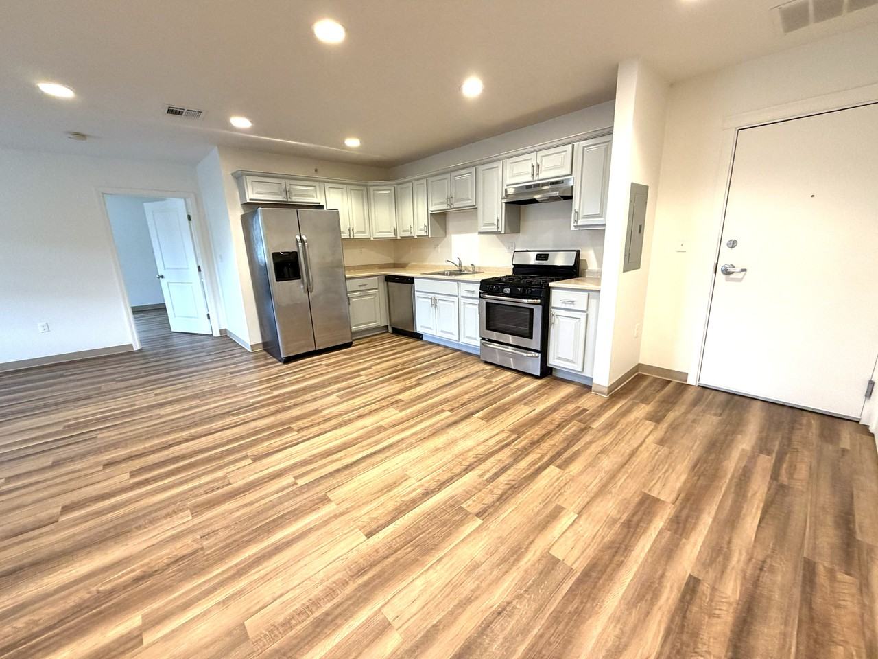 329 East St #304 - Photo 3 of 19