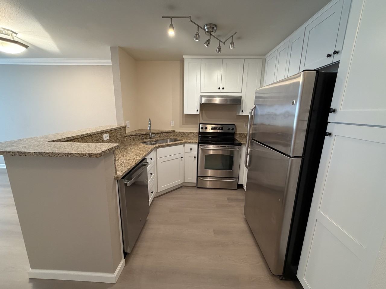 621 5th Ave N #103 - Photo 2 of 7