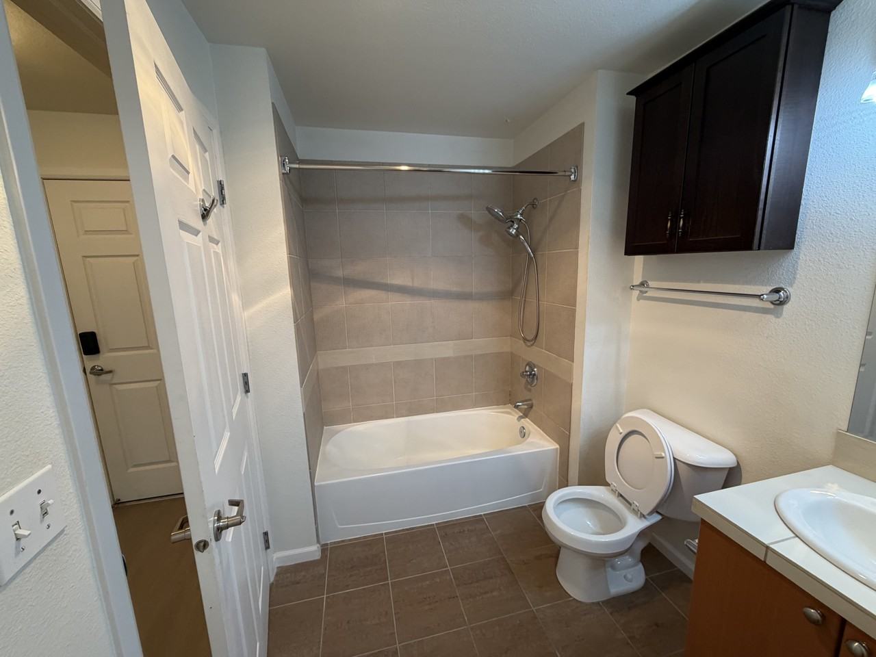 621 5th Ave N #103 - Photo 5 of 7