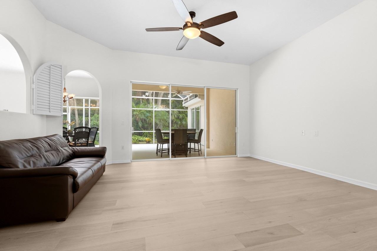 5217 Far Oak Cir #NA - Photo 5 of 33