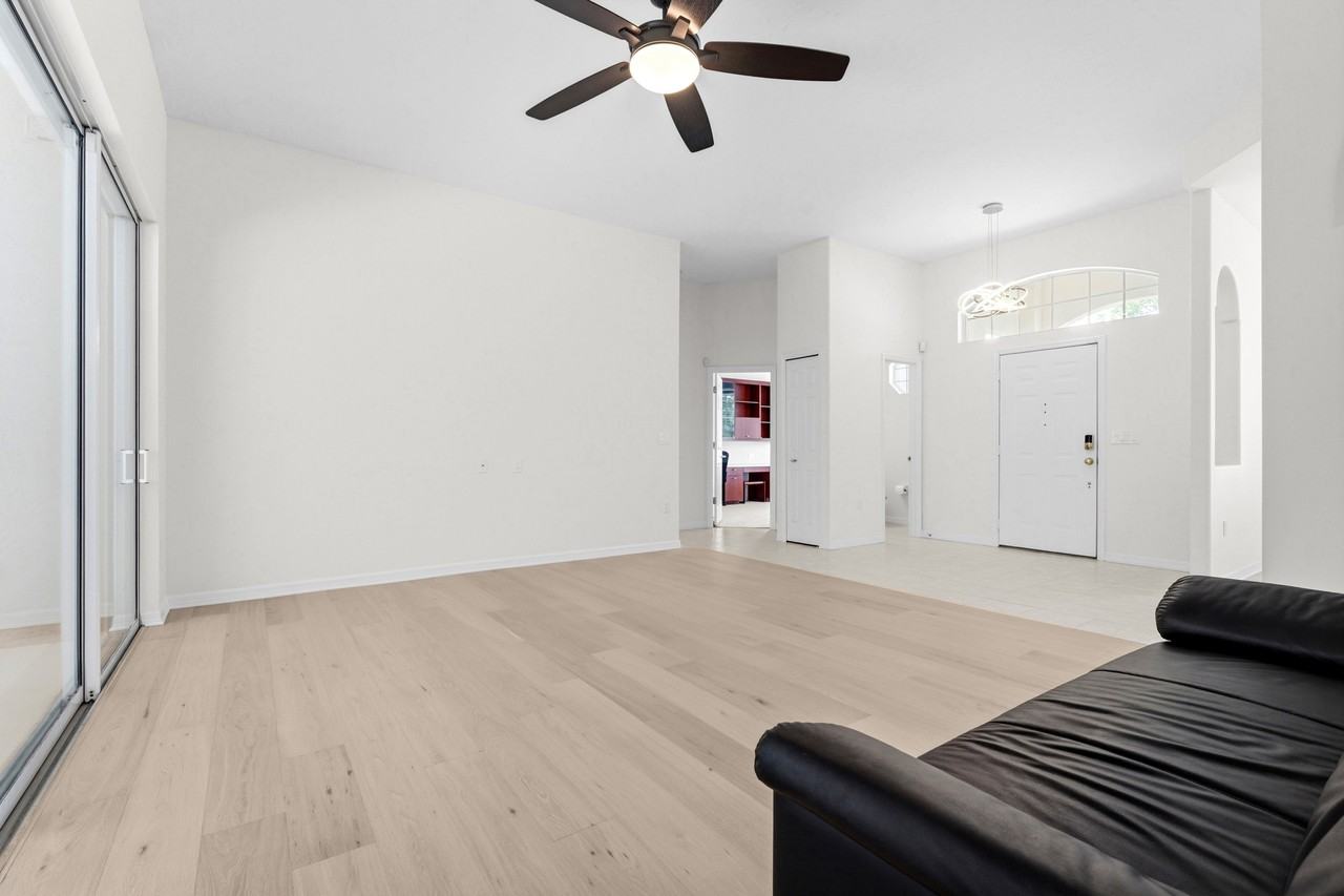 5217 Far Oak Cir #NA - Photo 6 of 33
