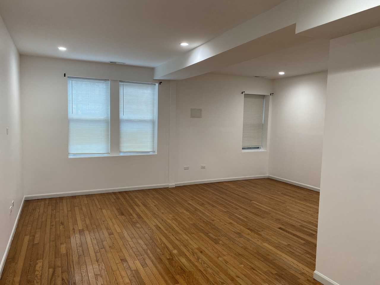 1814 W 17th St - Photo 5 of 11