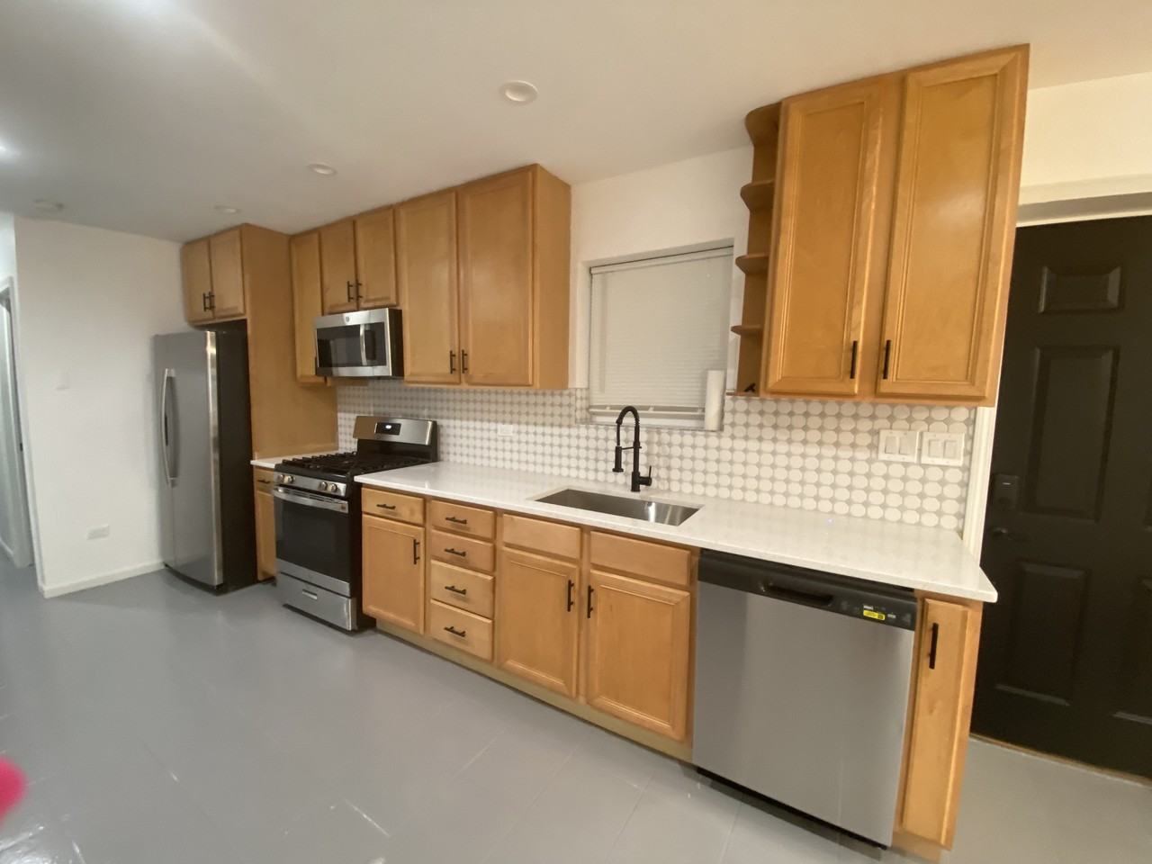 1814 W 17th St - Photo 7 of 11