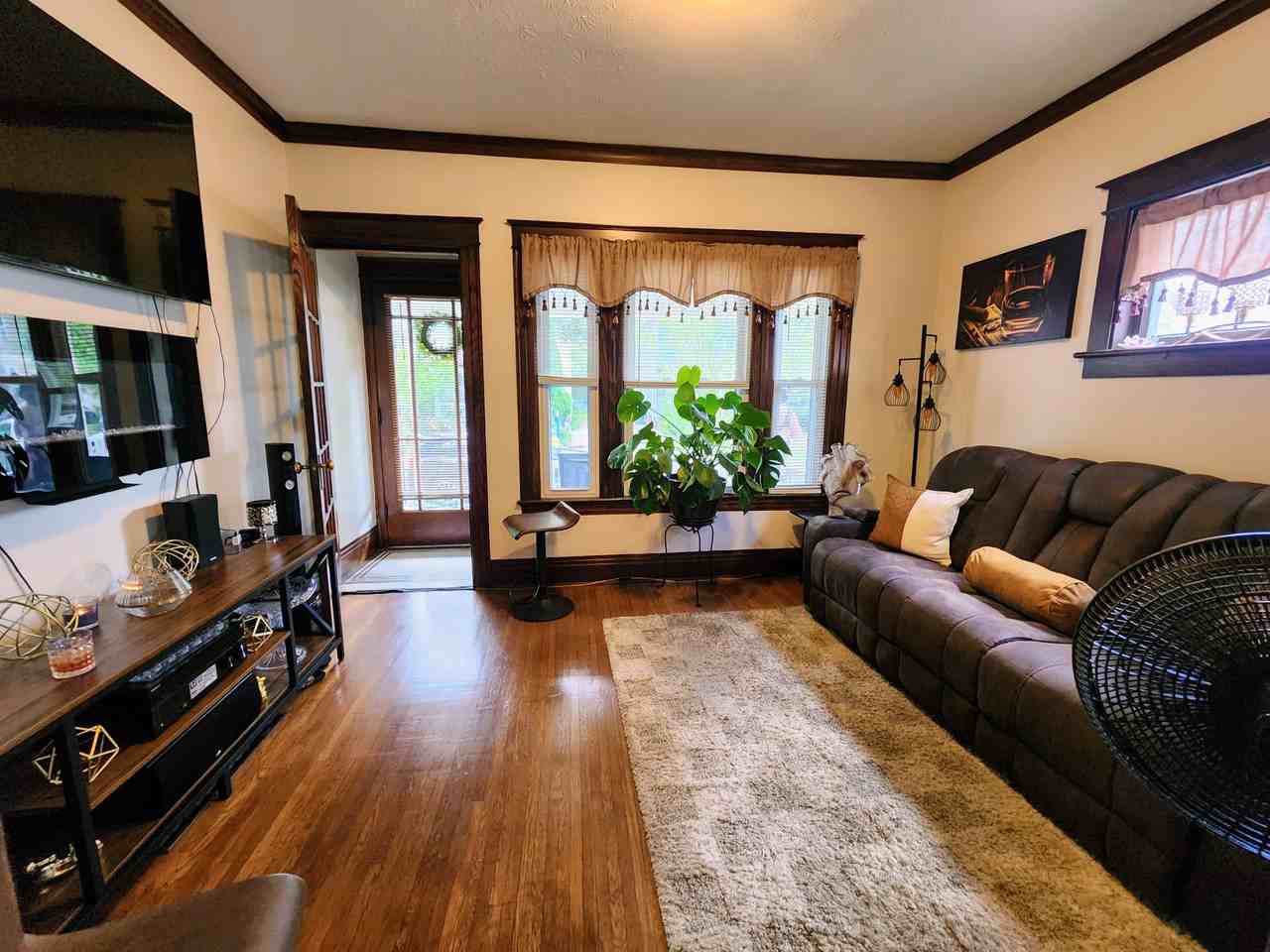 674 Parsells Ave #674 - Photo 3 of 14