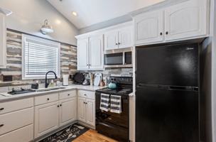 featured image of 4879 Vaucluse Rd #NA