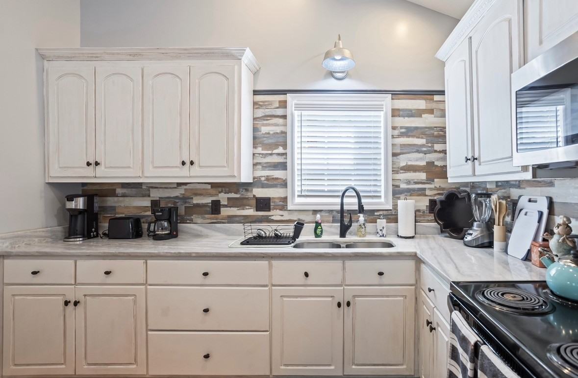 4879 Vaucluse Rd #NA - Photo 4 of 11