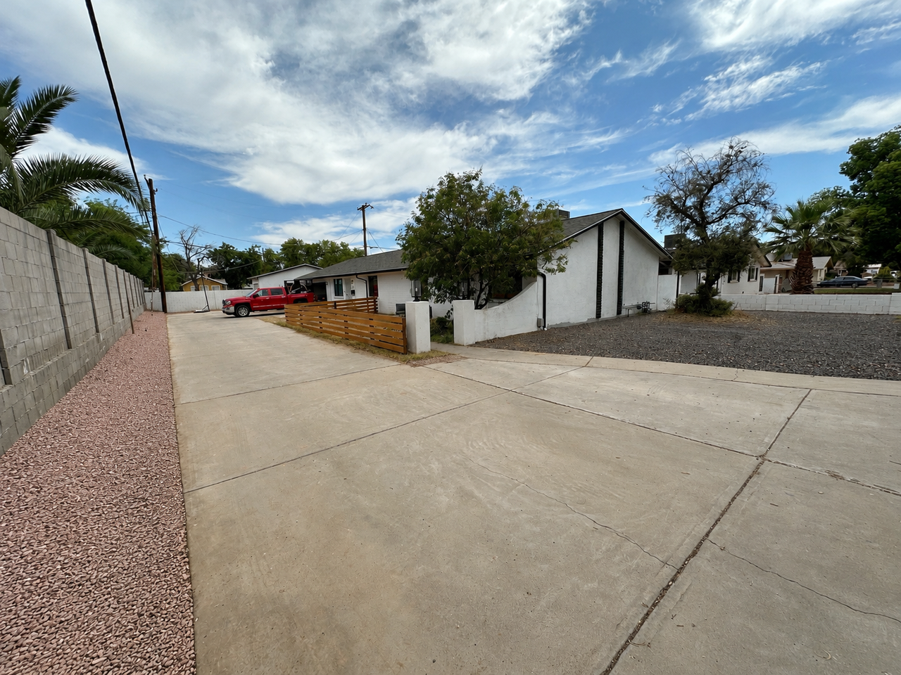 4847 E Cambridge Ave #2