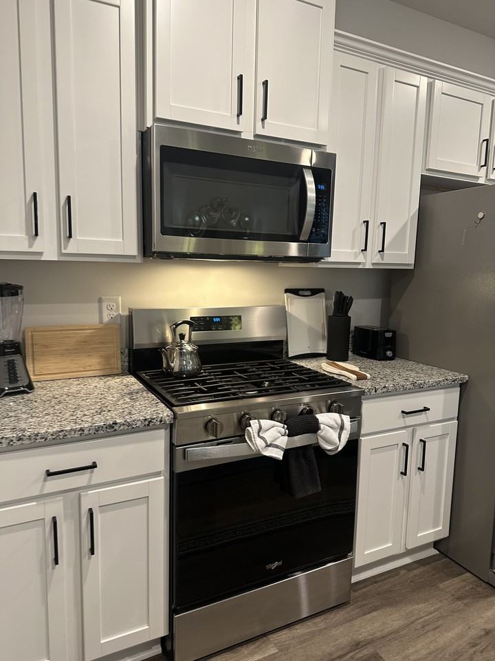 490 Whitby Ct #NA - Photo 5 of 23