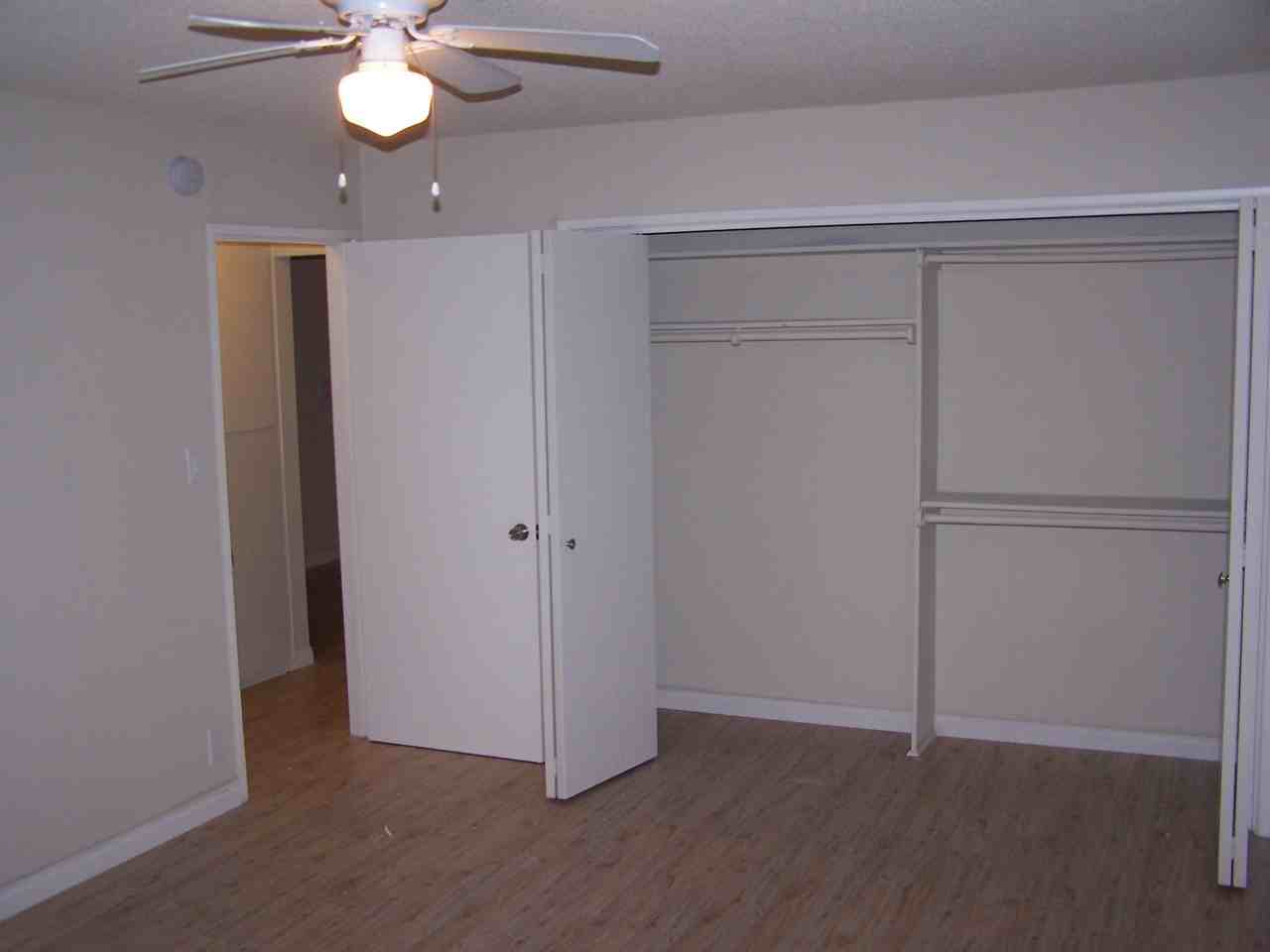 5040 Tujunga Ave #6 - Photo 6 of 20