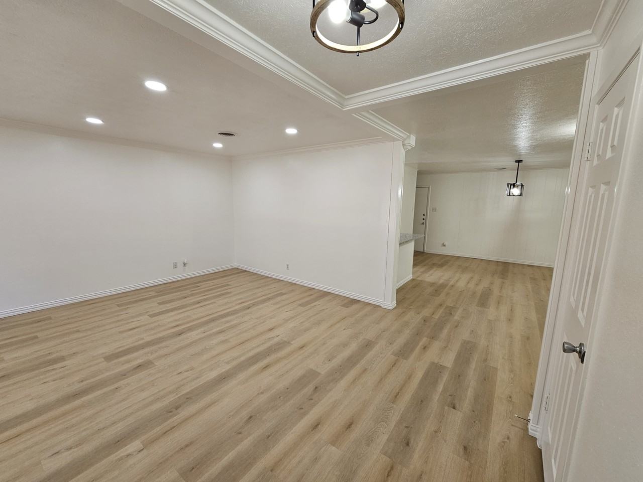 801 Kings Row #NA - Photo 2 of 38
