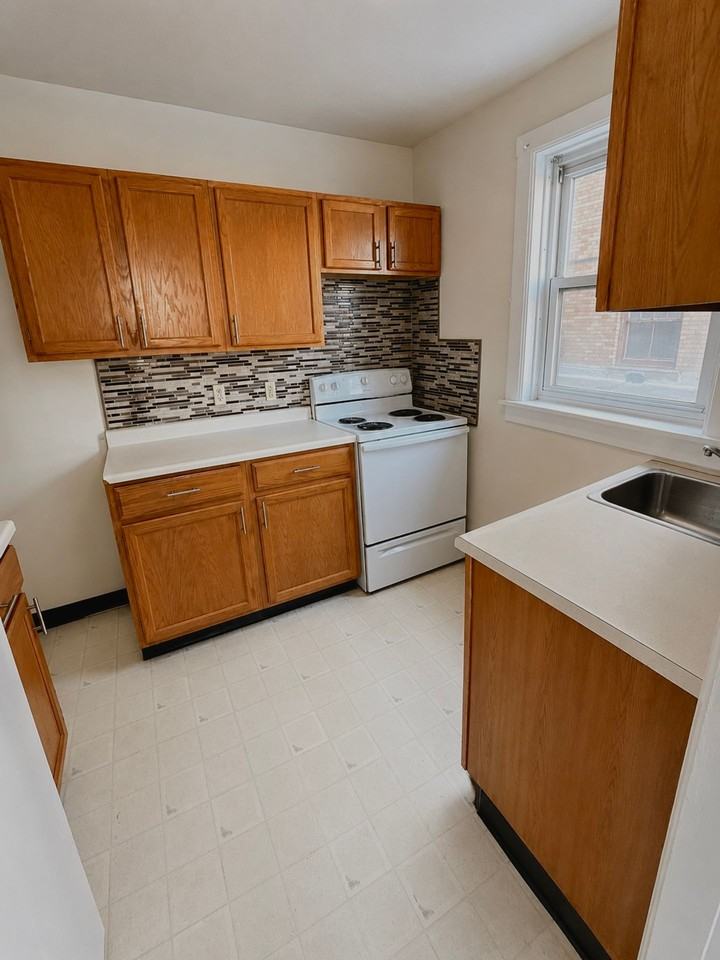 Hobart Wightman Apartments - Photo 7 of 11