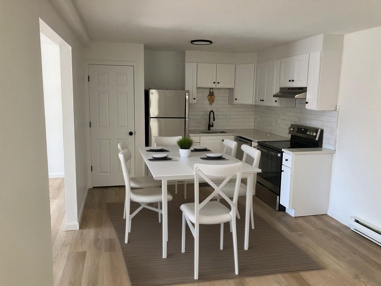 31 Vine Street - Photo 3 of 14