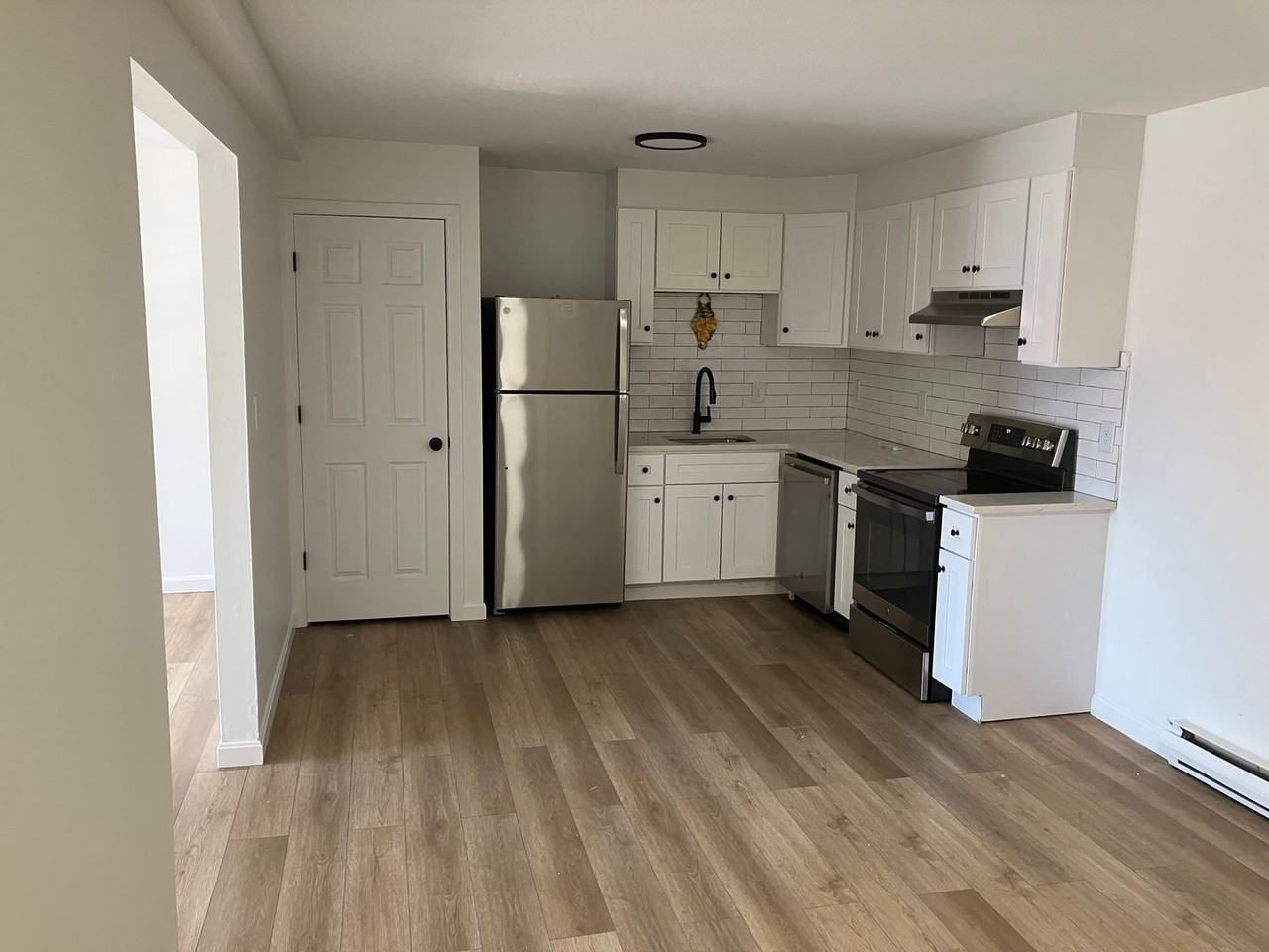 31 Vine Street - Photo 4 of 14