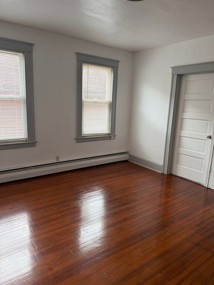 139 Lawlor St #1FL - Photo 4 of 5