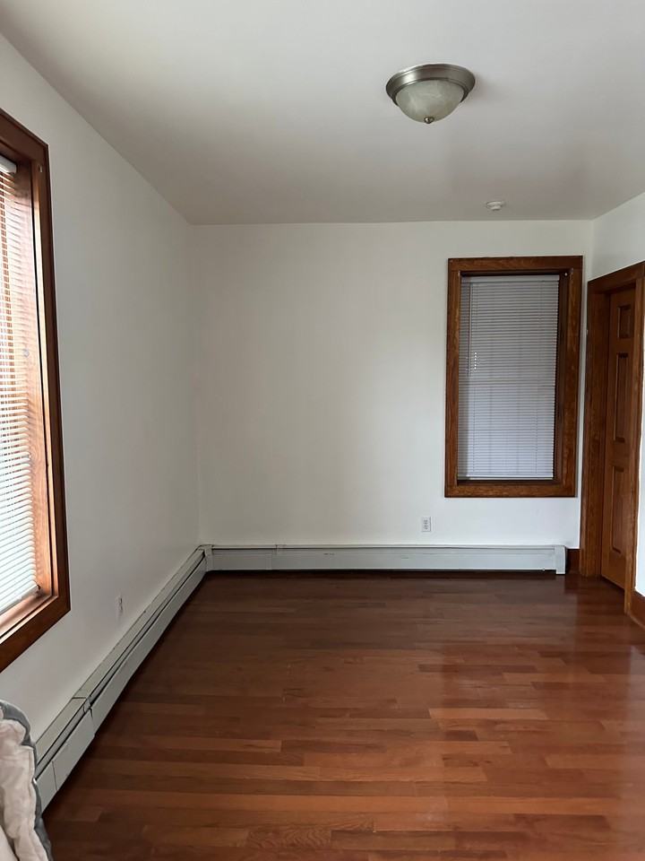 37 Lyman St - Photo 4 of 5