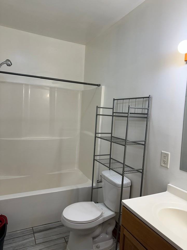 37 Lyman St - Photo 5 of 5
