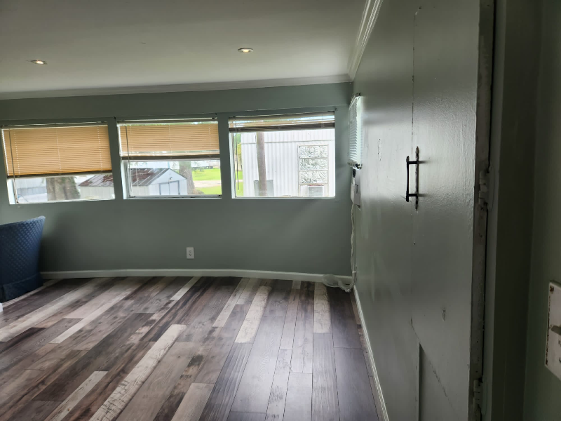 1579 Duchamp Rd - Photo 4 of 16