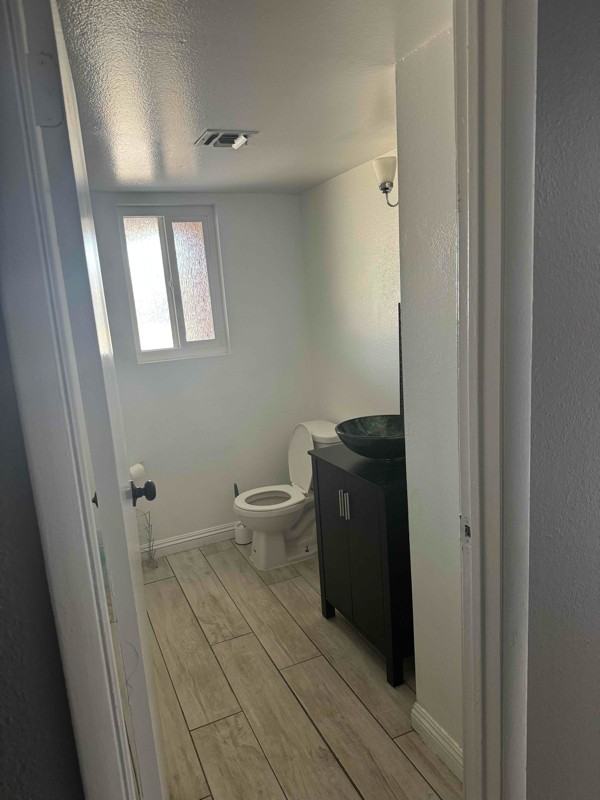 580 Chelsea Dr - Photo 3 of 32