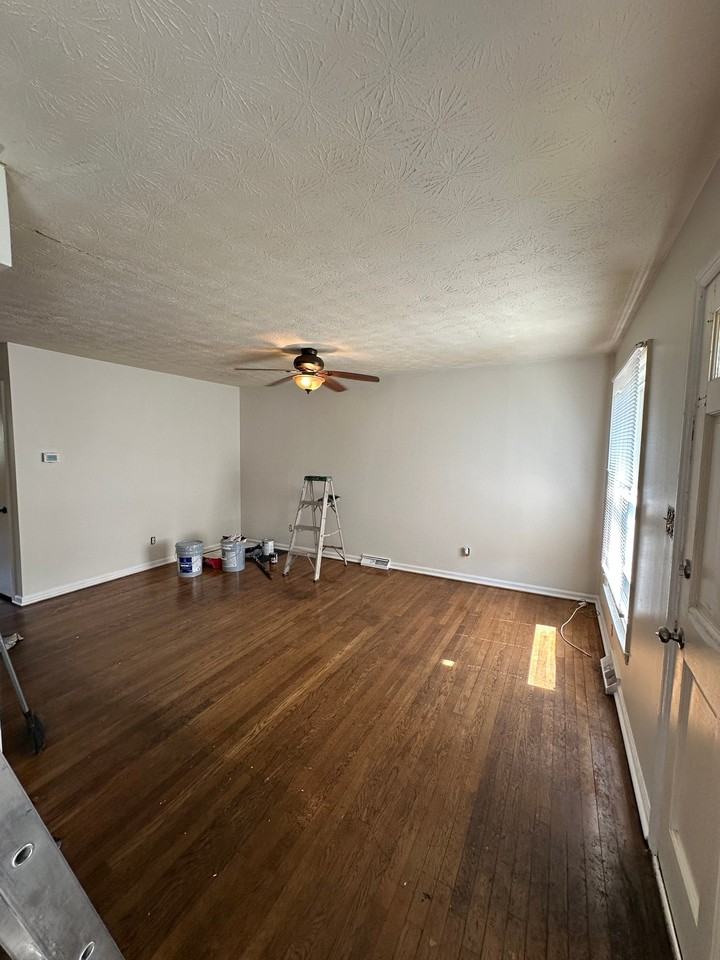 1244 Alexandria Dr #B - Photo 4 of 16