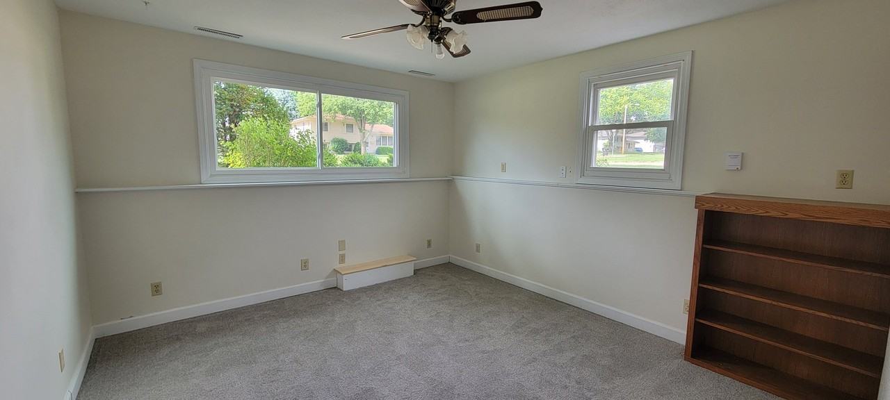 602 Se 7th St #B - Photo 5 of 8